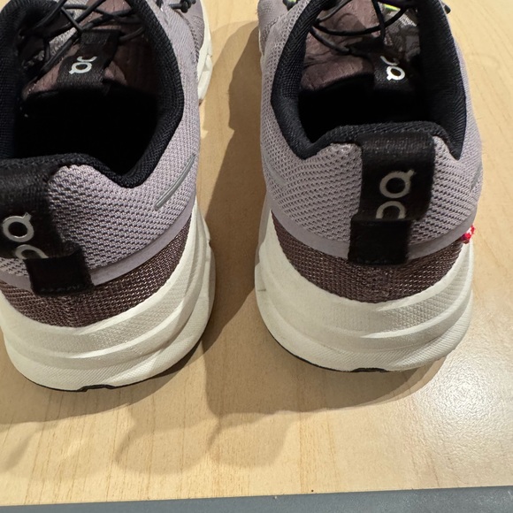 Unisex On Kids Sneakers size 6. - Picture 5 of 5